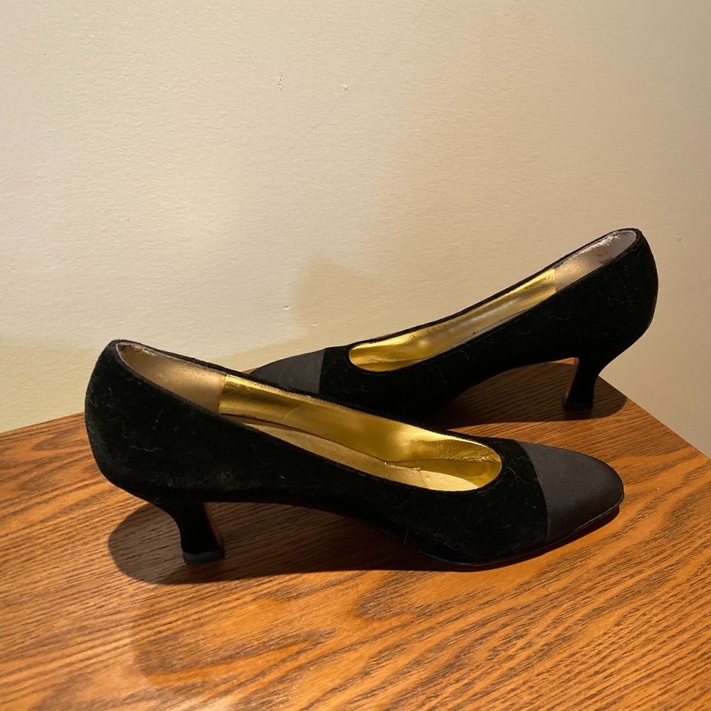 Ferragamo heels - Picture 1 of 3